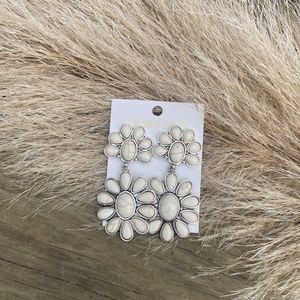 Sweet Heart White Earrings